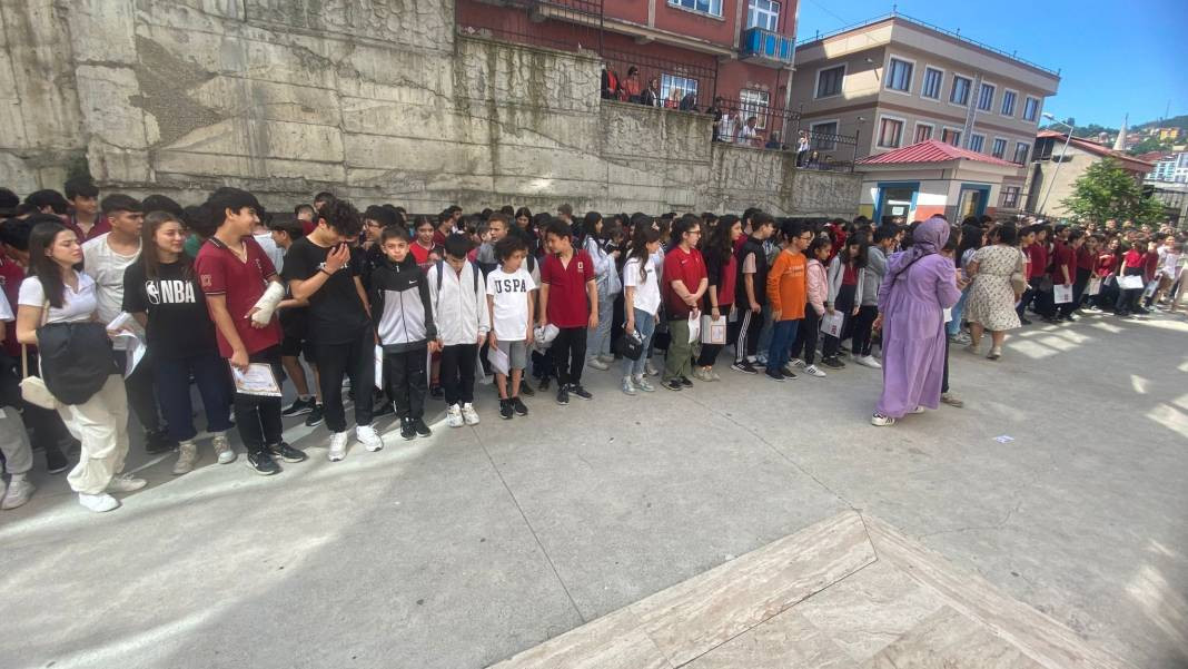 Yaklaşık 19 milyon öğrenci karnesini alarak yaz tatiline girdi - Resim: 15